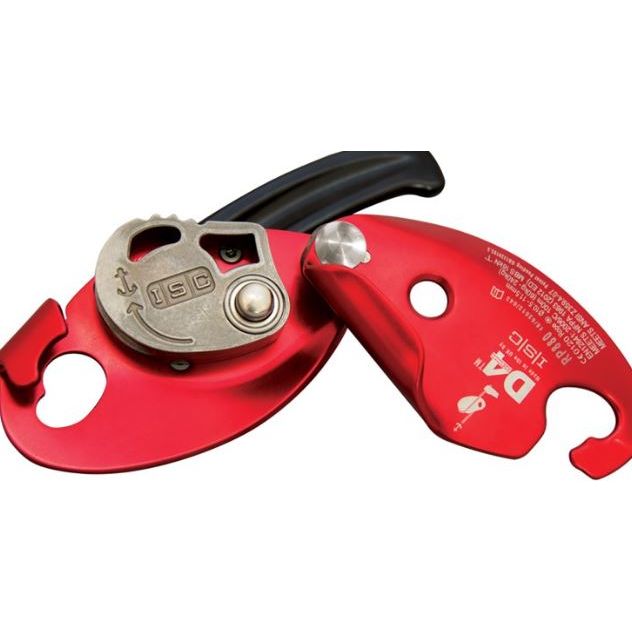 The NEW D4 Work/Rescue Descender features a unique and innovative cam action, which offers precise control at slow or fast speeds. The progressive cam works by way of one cam operating inside another cam. The D4 has a 240kg (530lbs) Working load limit which means it is suitable for two-man rescue, without the need for the creation of extra friction. The handle mechanism is designed to rotate through 360º making its use easier and simpler. The handle itself is made from aluminium rather than plastic and is